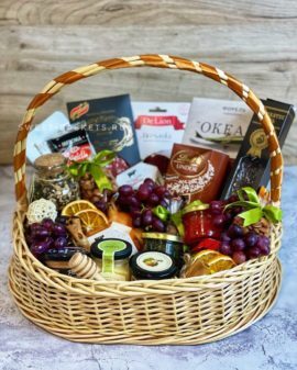 V.I.P. корзина с икрой и деликатесами